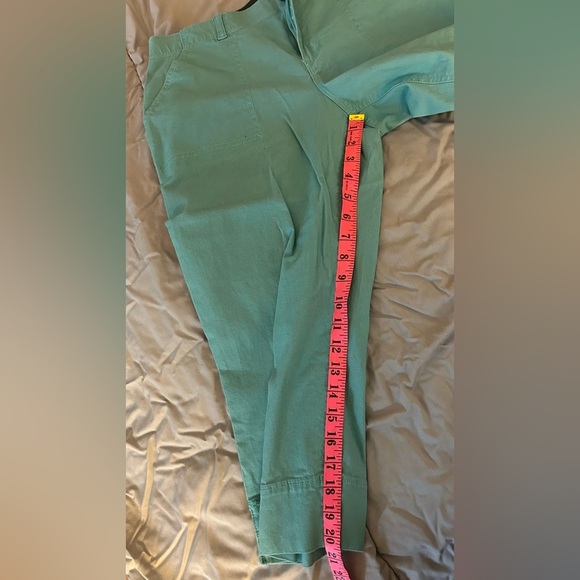 Gloria Vanderbilt Teal Capris Pants - Picture 4 of 6